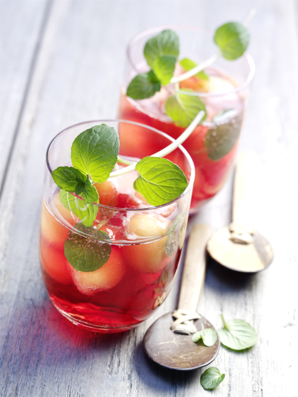 1213_Cocktail_Punch-melon-cranberries